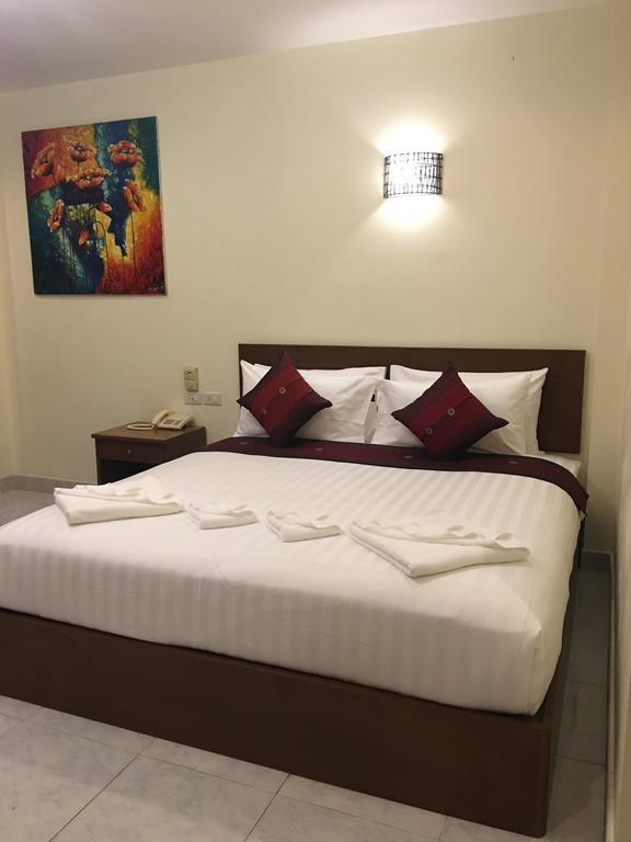 Db Residence Patong Buitenkant foto