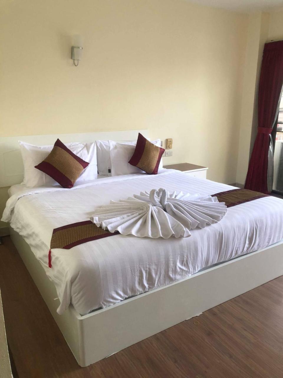 Db Residence Patong Buitenkant foto