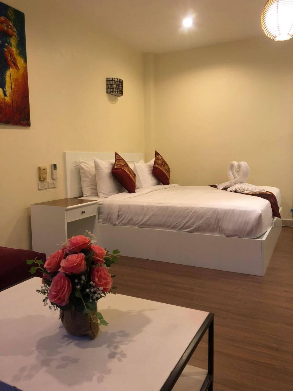 Db Residence Patong Buitenkant foto