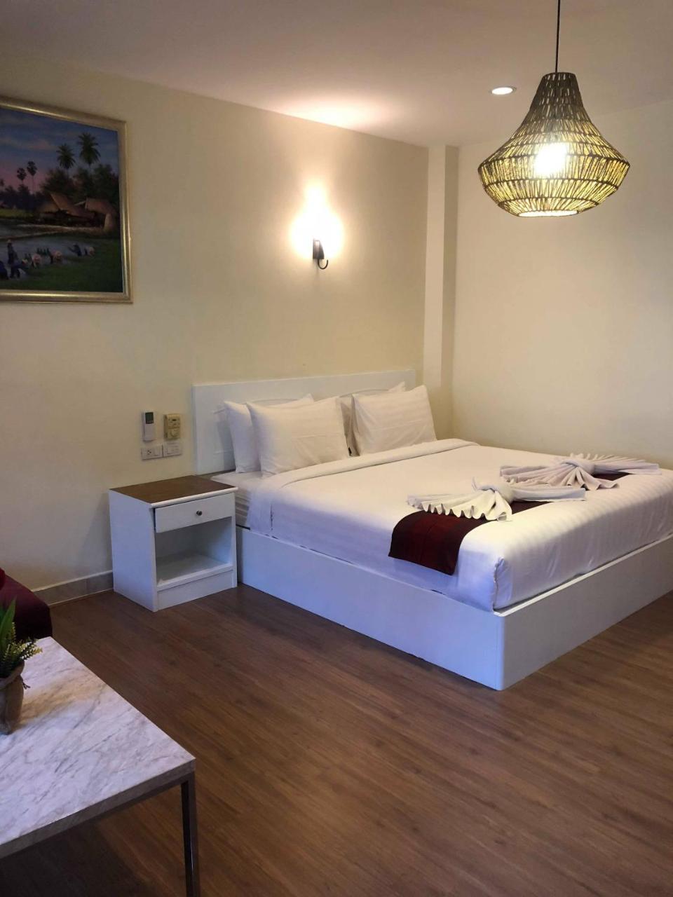 Db Residence Patong Buitenkant foto