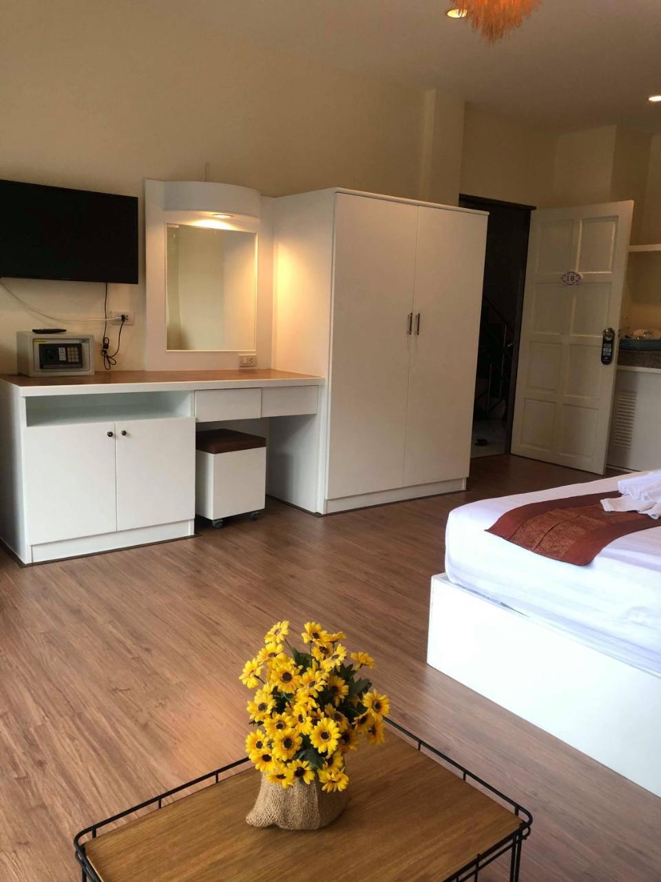 Db Residence Patong Buitenkant foto